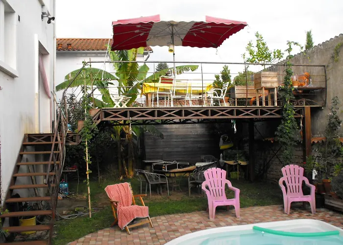 Maison De Terrasse Piscine Jardin 빌라 *